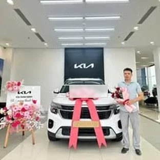 Kia Nam Định - Hoạt động giới thiệu xe và tư vấn trực tiếp.
