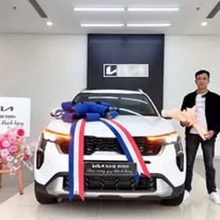 Kia Nam Định - Khách hàng tham khảo xe thực tế tại TP Nam Định.