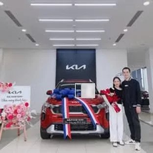 Kia Nam Định - Khoảnh khắc giao xe Kia tại khu vực Vụ Bản.